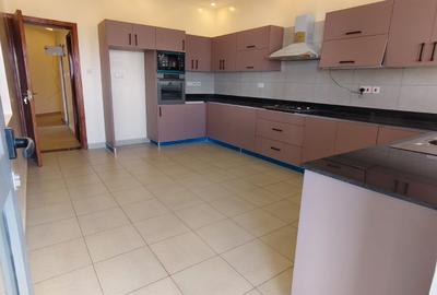 3 Bed Apartment with Gym in Kilimani