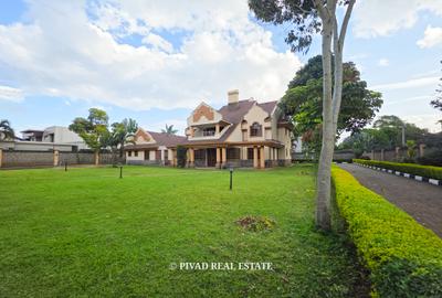 5 Bed House with Swimming Pool in Runda