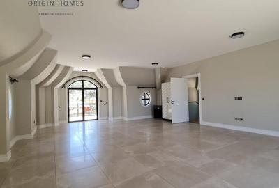 5 Bed Townhouse with En Suite at Loresho - 4