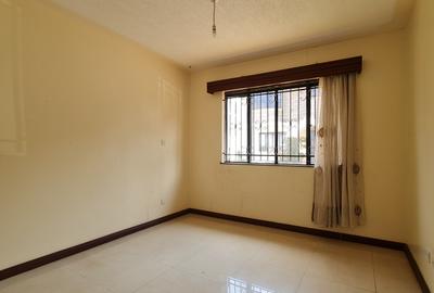 4 Bed Townhouse with En Suite at Westlands - 4
