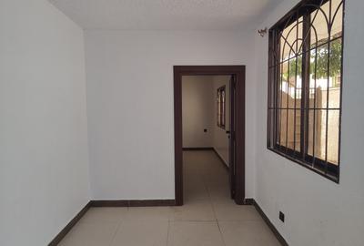 3 Bed Townhouse with En Suite in South C - 2