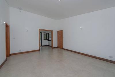 5 Bed Townhouse with En Suite at Kitisuru - 4