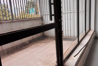 1,100 ft² Commercial Property with Service Charge Included in Westlands Area - 3