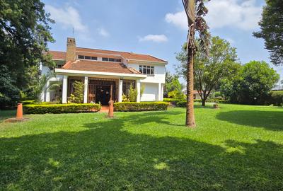 5 Bed House with En Suite in Runda - 3