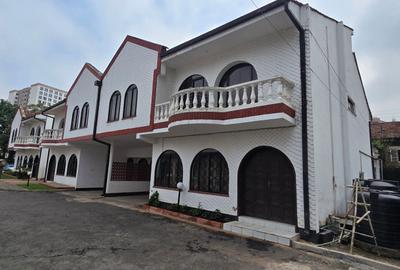 5 Bed Townhouse with En Suite at Kilimani - 3