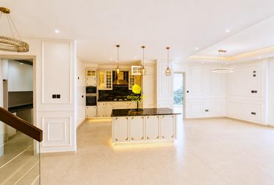 4 Bed Apartment with En Suite in Spring Valley