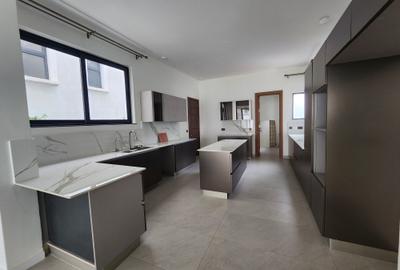 4 Bed Villa with En Suite in Lavington - 3