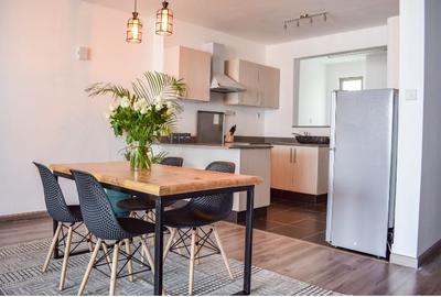 Serviced 2 Bed Apartment with En Suite in Parklands - 2