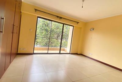 3 Bed Apartment with En Suite at Parklands - 2