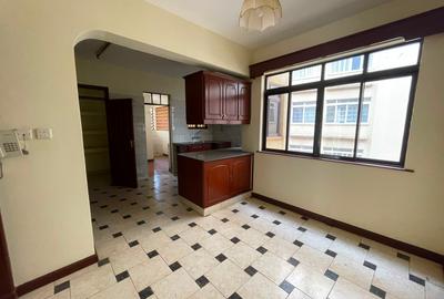 3 Bed Apartment with En Suite in Brookside - 4