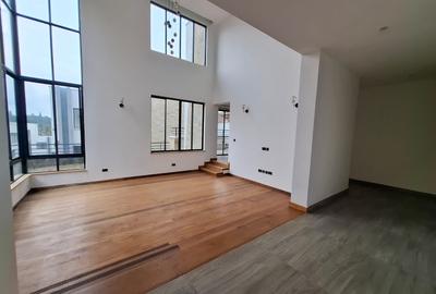 5 Bed Townhouse with En Suite in Lavington - 2