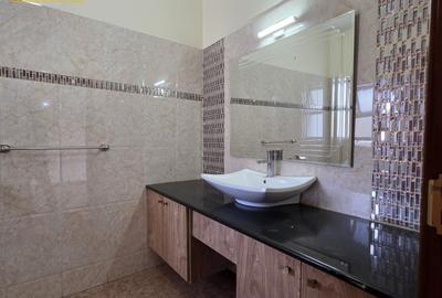 3 Bed Apartment with En Suite in Kileleshwa - 4