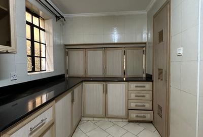 5 Bed Townhouse with En Suite in Kileleshwa - 4