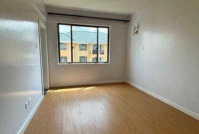 3 Bed Apartment with En Suite at Hatheru Road - 2