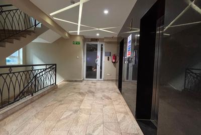 1,266 ft² Commercial Property with Service Charge Included in Westlands Area - 3