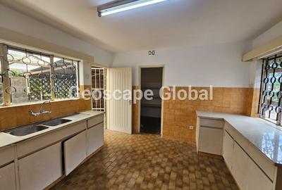 4 Bed House with En Suite in Lavington - 4
