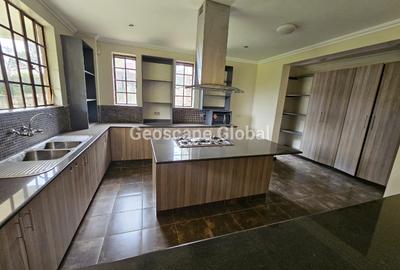 4 Bed Villa with En Suite in Rosslyn - 4