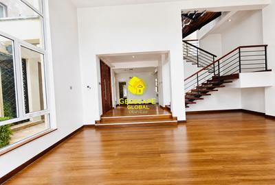 5 Bed House with En Suite in Lavington - 3