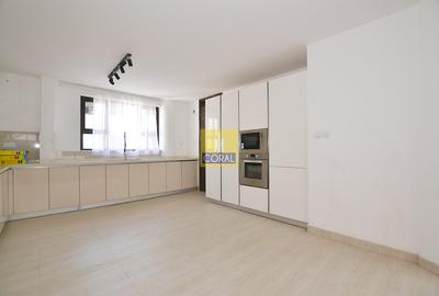 5 Bed Apartment with Swimming Pool in Riverside - 3