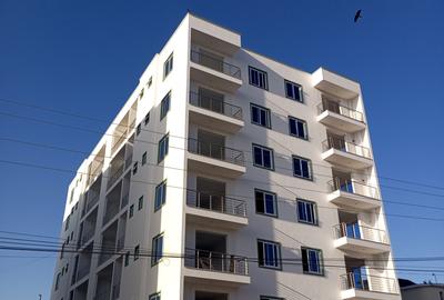 Serviced 2 Bed Apartment with En Suite at Custom