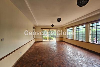 5 Bed House with En Suite in Runda - 4