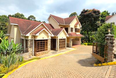 4 Bed Townhouse with En Suite at Rossylin Lone Tree - 3