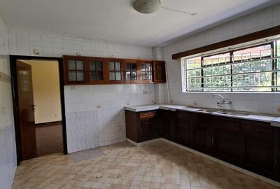 4 Bed House with En Suite in Nyari - 4