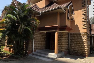 5 Bed Townhouse with En Suite in Lavington - 2