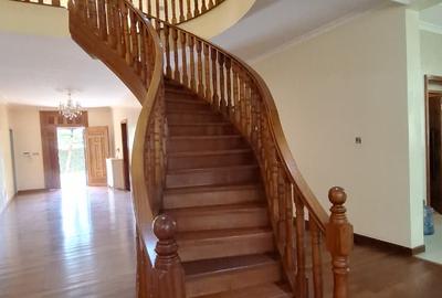 5 Bed Villa with En Suite at Runda - 3
