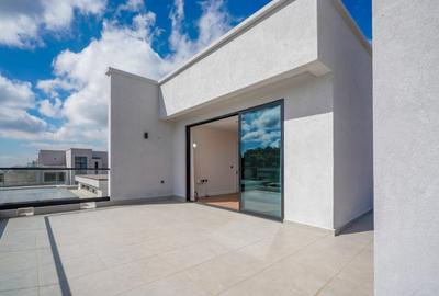5 Bed Townhouse with En Suite in Runda - 4