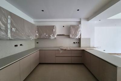 3 Bed Apartment with En Suite at Off Peponi Rd - 4