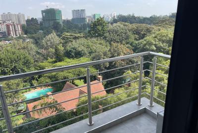 3 Bed Apartment with En Suite in Riverside