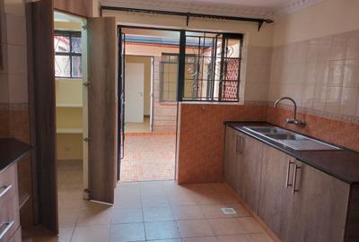 5 Bed Townhouse with En Suite in Lavington - 4