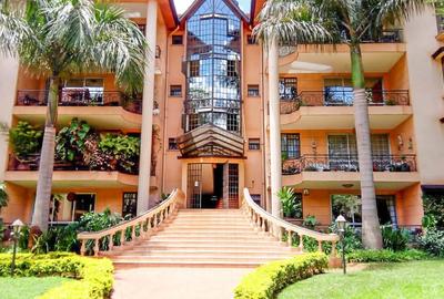 3 Bed Apartment with En Suite in Lavington