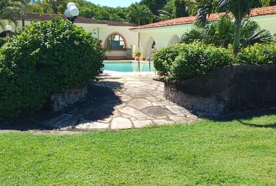4 Bed Villa with En Suite at Kuruwitu