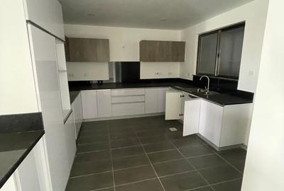 4 Bed Apartment with En Suite in Kileleshwa - 4