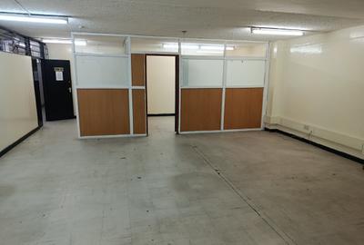 710 ft² Commercial Property with Service Charge Included at Baricho Road