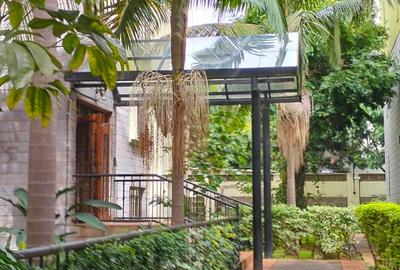 3 Bed Apartment with En Suite in Lavington - 4