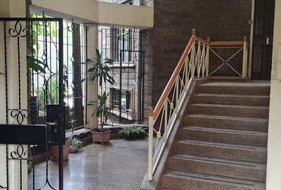 3 Bed Apartment with Parking in Kilimani - 4