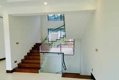 6 Bed Villa with En Suite at 2026-180 6 Bed - 3