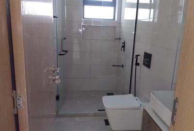 2 Bed Apartment with En Suite in Westlands Area - 4