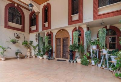 5 Bed House with En Suite at Whispers Avenue - 4