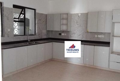 4 Bed Apartment with En Suite in Spring Valley - 4