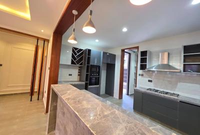 4 Bed House with En Suite at Membley - 4