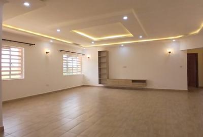 3 Bed Apartment in Ridgeways