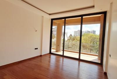 4 Bed Apartment with En Suite in Spring Valley - 3