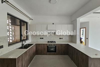 2 Bed Apartment with En Suite in Brookside - 3