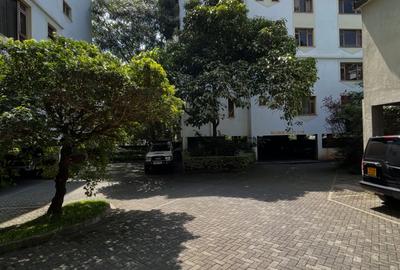 3 Bed Apartment with En Suite at Riverside Drive - 2
