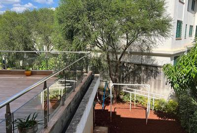 5 Bed Townhouse with En Suite at Lavington - 4