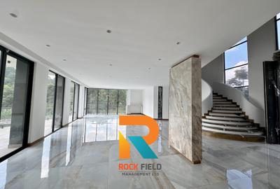 5 Bed Townhouse with En Suite at Off Redhill Road - 2
